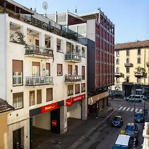 A Yellow Touch - Modern In Isola Milano